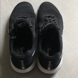 Women’s Lightly Used Nike Running Shoes Sz 8